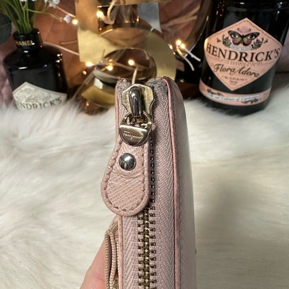 AUTHENTIC SALVATORE FERRAGAMO VARA BOW PINK LEATHER ZIP AROUND LONG WALLET - Picture 6 of 9